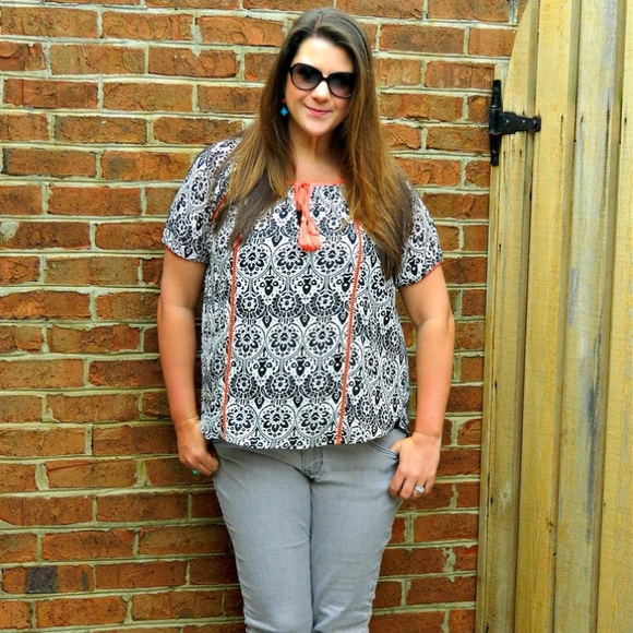 Boho Inspired Boutique Top - Picture 3 of 7