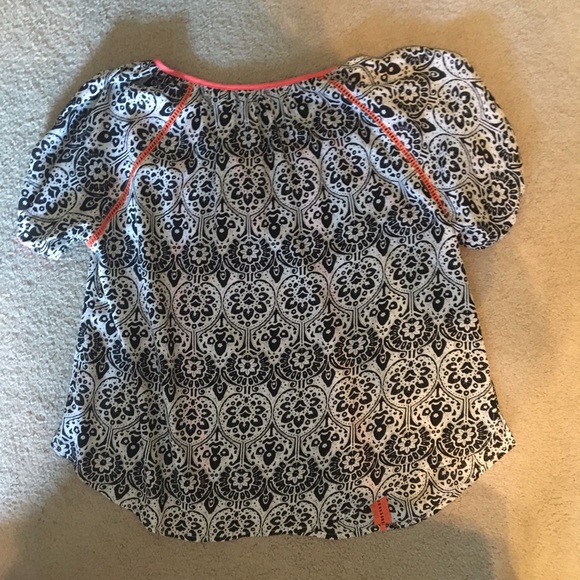 Boho Inspired Boutique Top - Picture 7 of 7