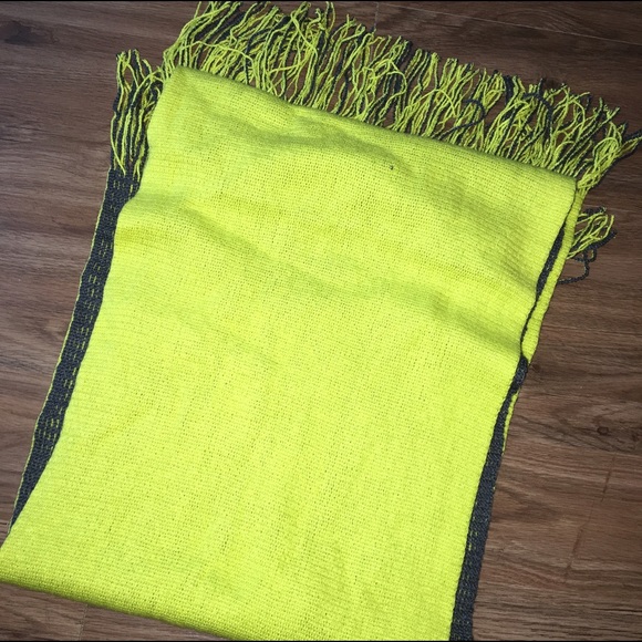 💥ECHO Scarf💥 "PRICE FIRM" - Picture 1 of 4