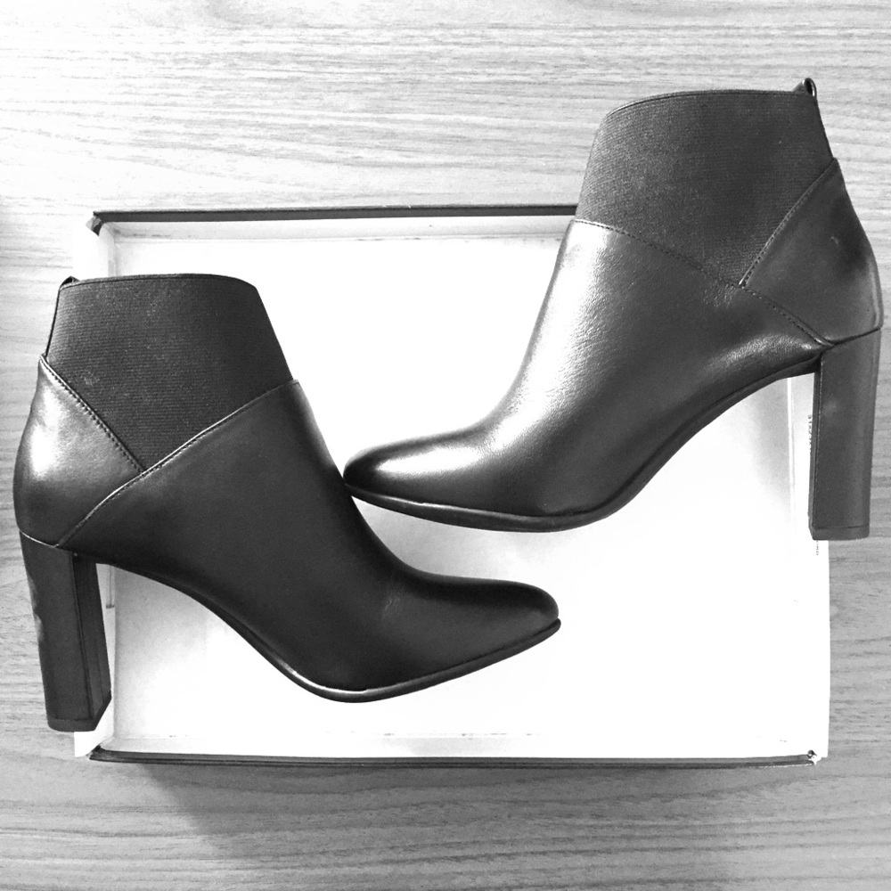 Nine West ankle booties 5.5