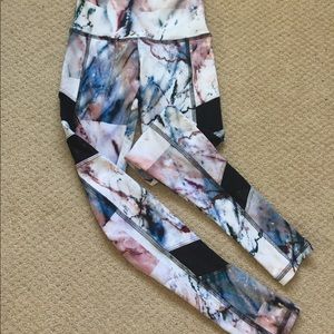 Multicolor mesh printed legging - XS. NWOT