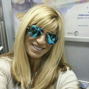 Meet your Posher, April