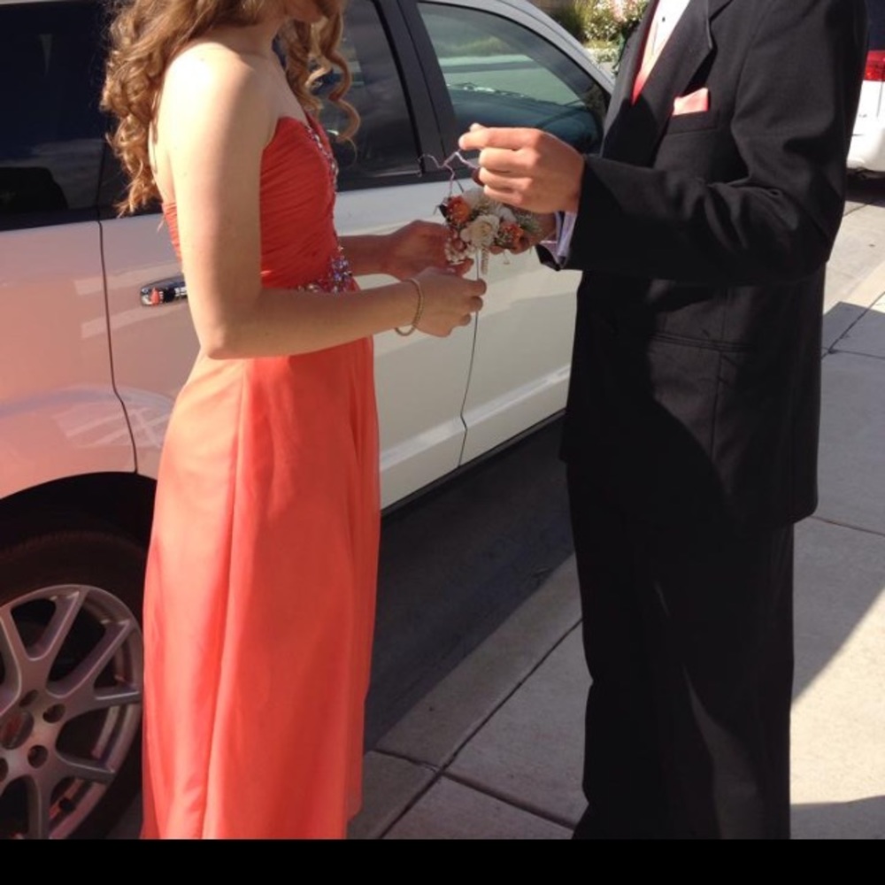 CORAL PROM DRESS - Picture 4 of 4