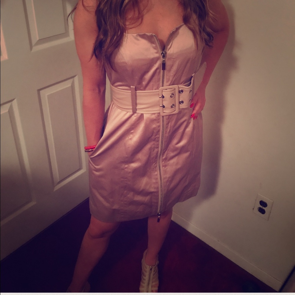 Sleeveless zipper rose belted dress