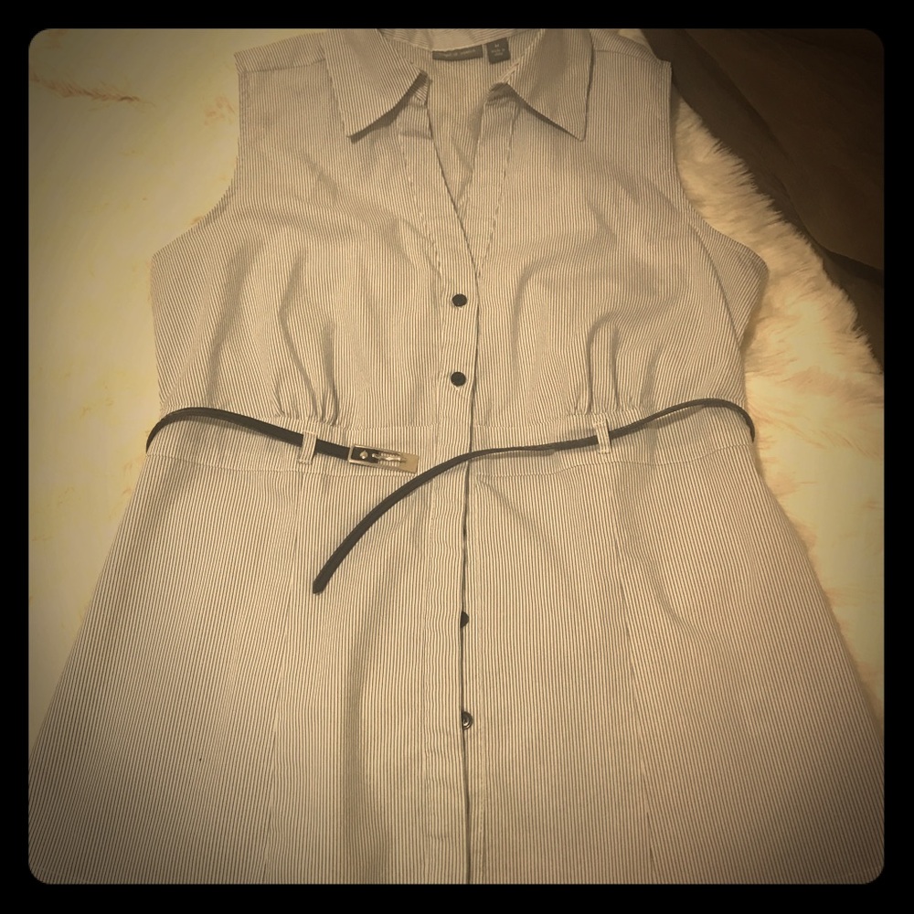 Apt. 9 sleeveless striped blouse M