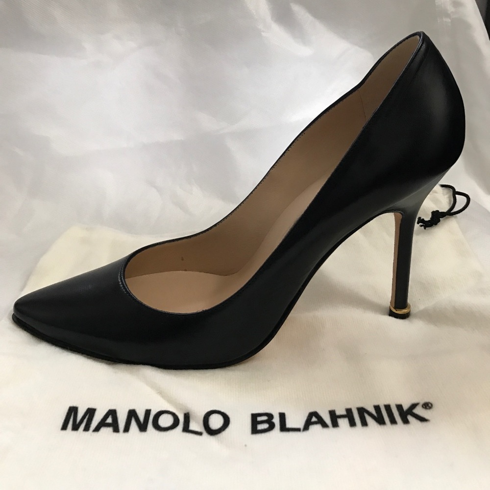 SOLD 🚫 Manolo Blahnik pump - SOLD 🚫