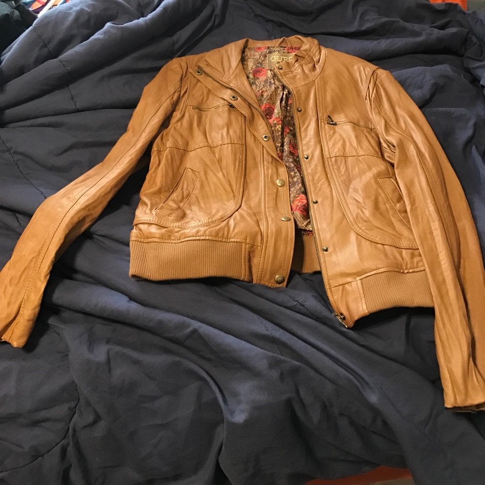 Guess tan spring leather jacket 😎💁🏻💥