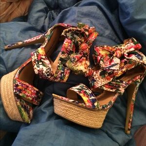 Firm price Platform bow sandals