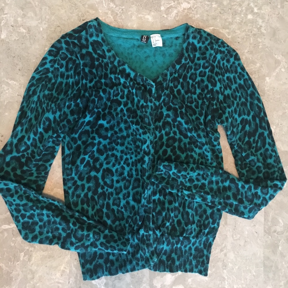 H&M Cardigan sweater green & black leopard print
