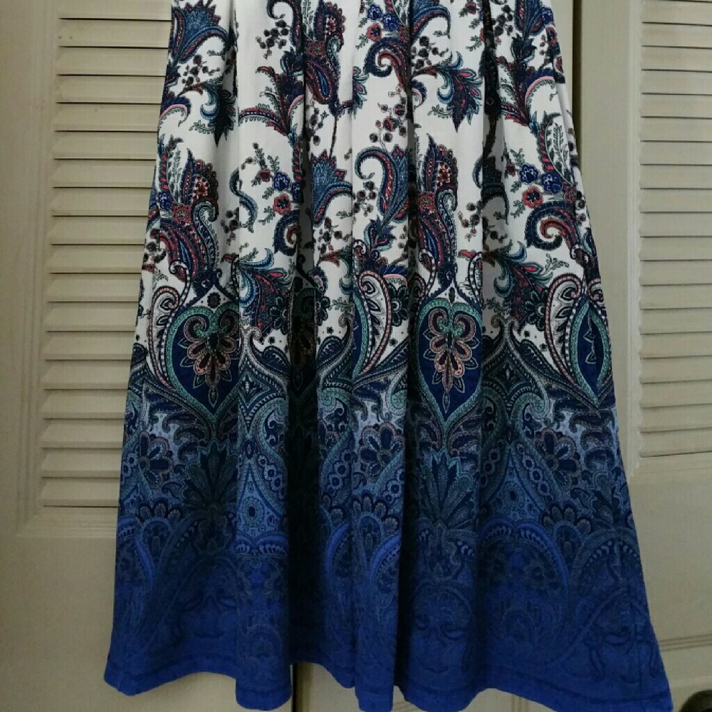 Lularoe Paisley Dipped Amelia Small NWT