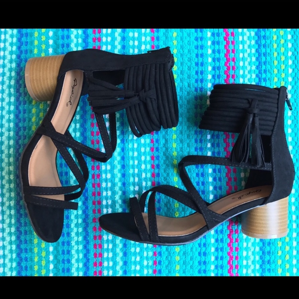 Sandals! - Picture 4 of 4