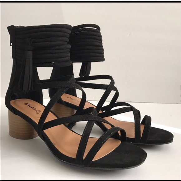 Sandals! - Picture 2 of 4