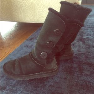 Black tall Ugg boots