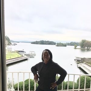 Meet your Posher, Christine