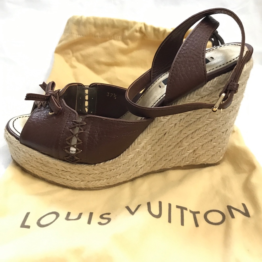 SOLD 🚫 Louis Vuitton wedges