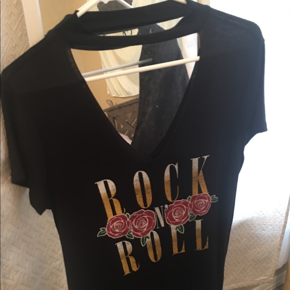 Choker Graphic Tee NWOT