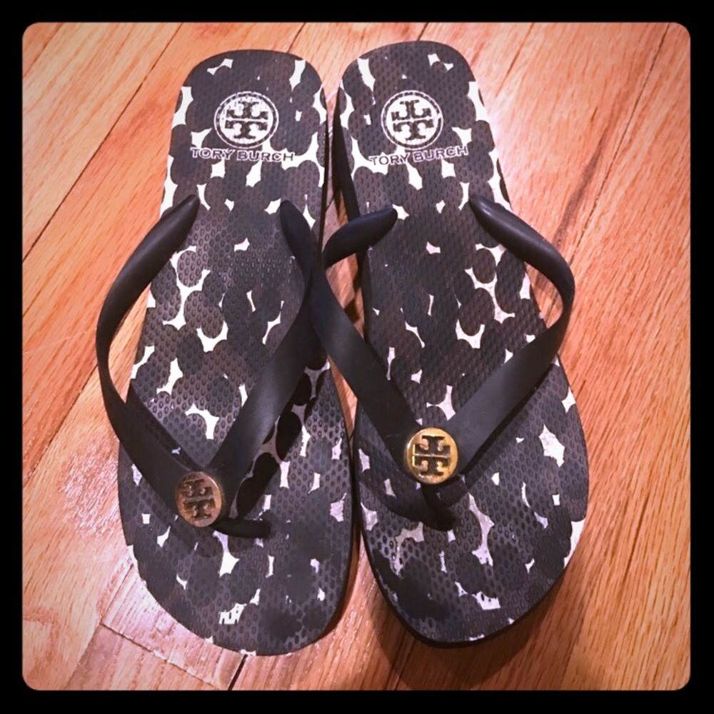 Tory burch sandal with wedge  size 8!