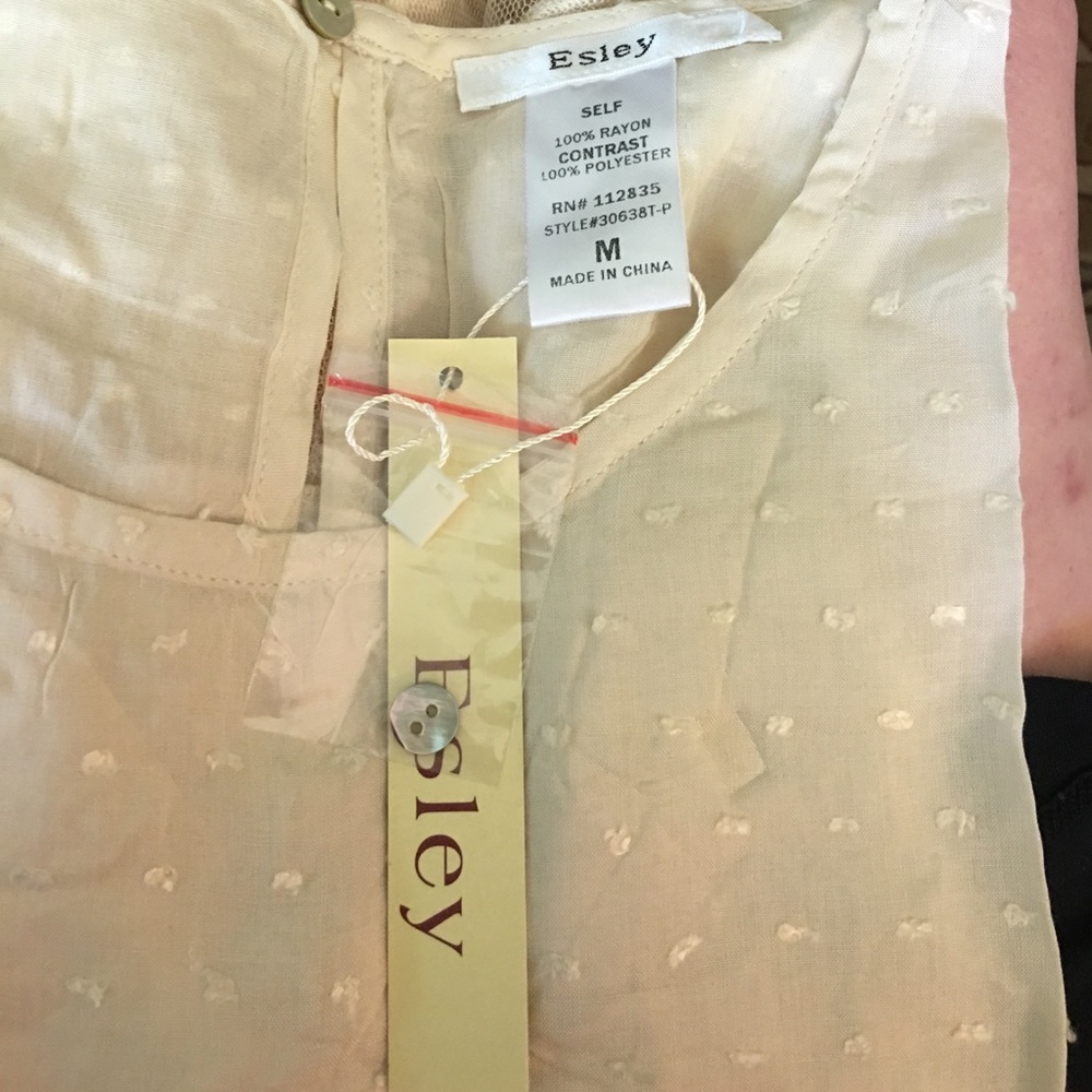 Sleeveless Top! - Picture 2 of 3