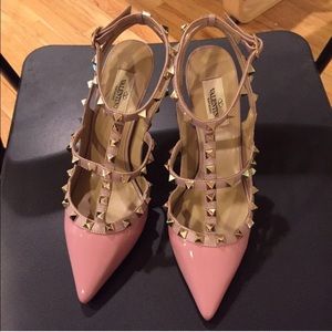 Valentino Rockstud