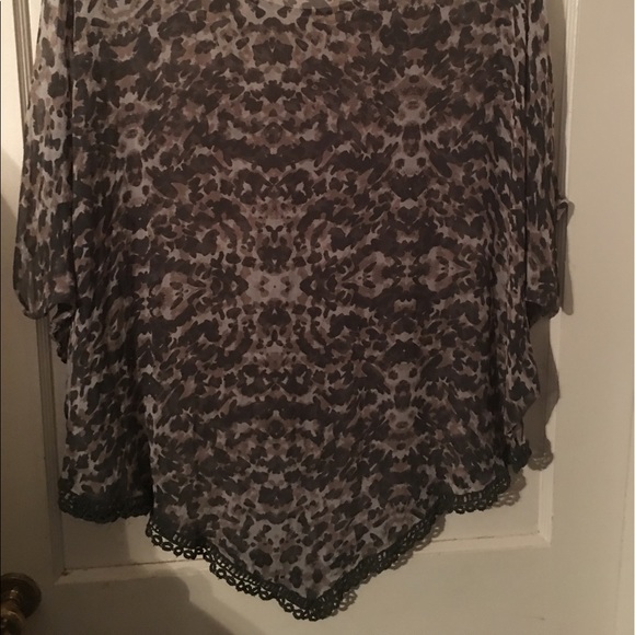 Top - Picture 2 of 3