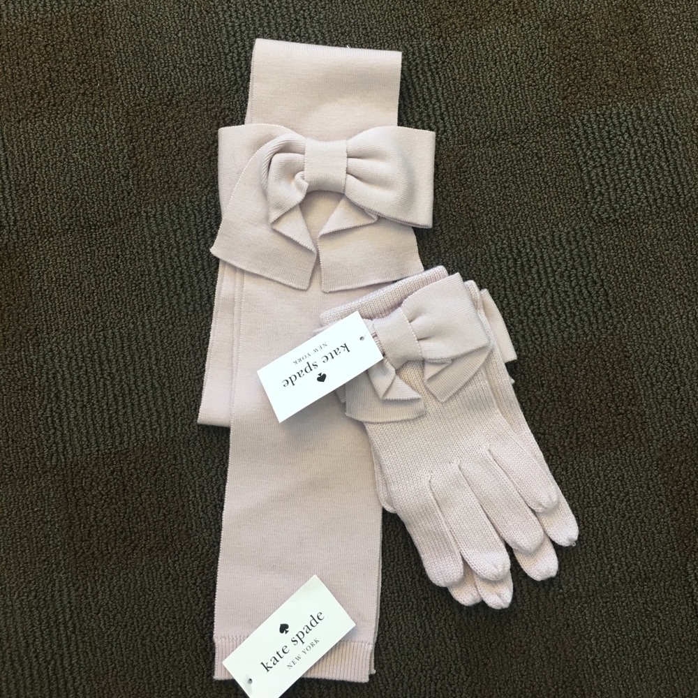 Kate Spade glove & scarf set !