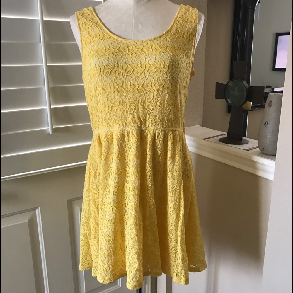 Yellow lace mini dress - Picture 1 of 4