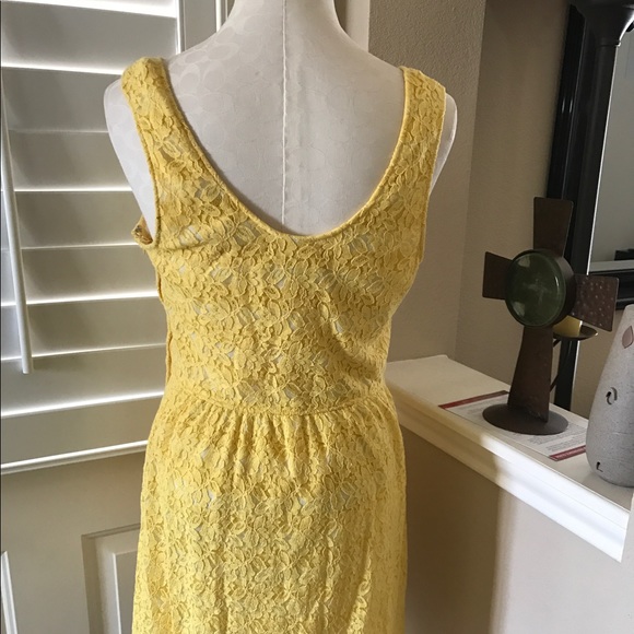 Yellow lace mini dress - Picture 2 of 4