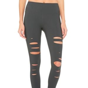 ALO Yoga High Waisted Ripped Warrior Legging XS