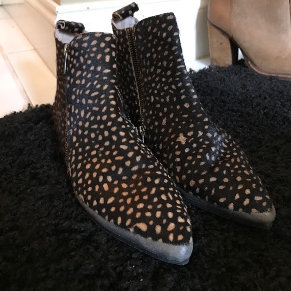 RARE SNAZZY FREE PEOPLE FUR BOOTIES