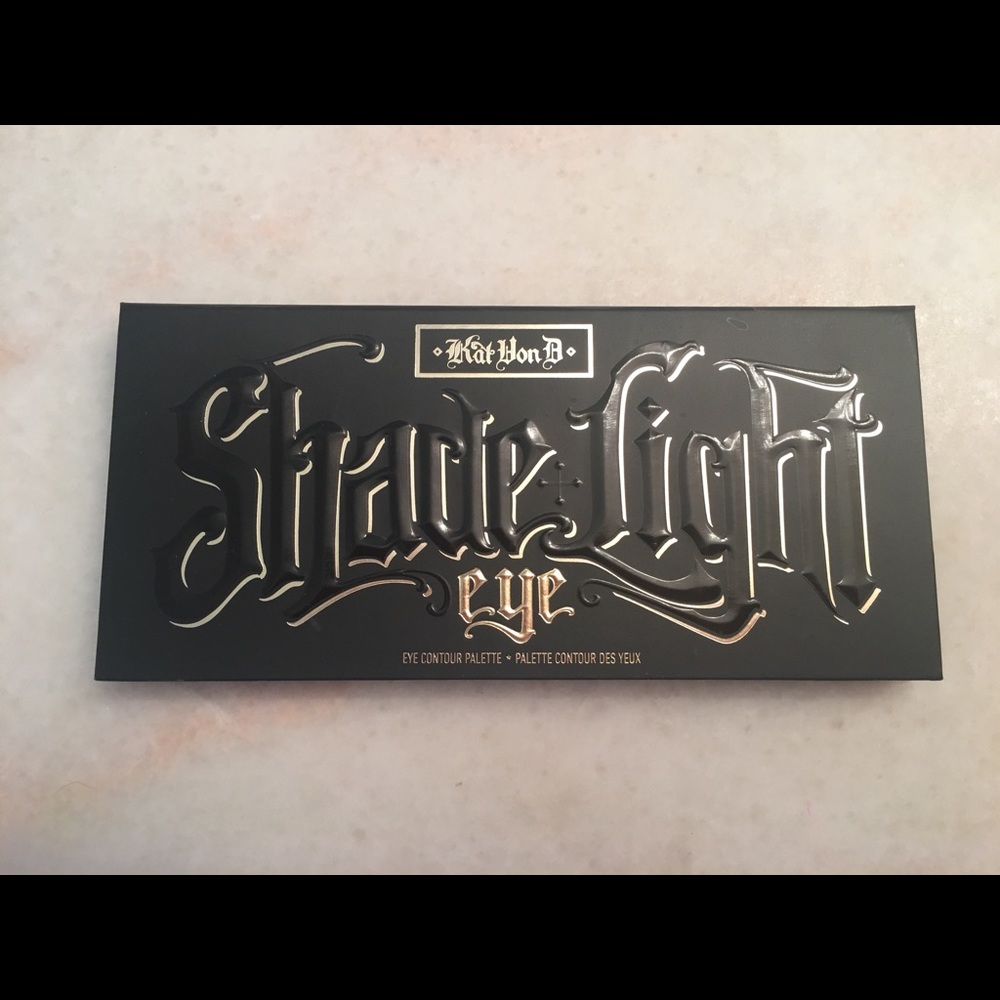 Kat Von D Shade and Light Eye