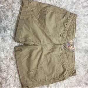 Levi's beige shorts