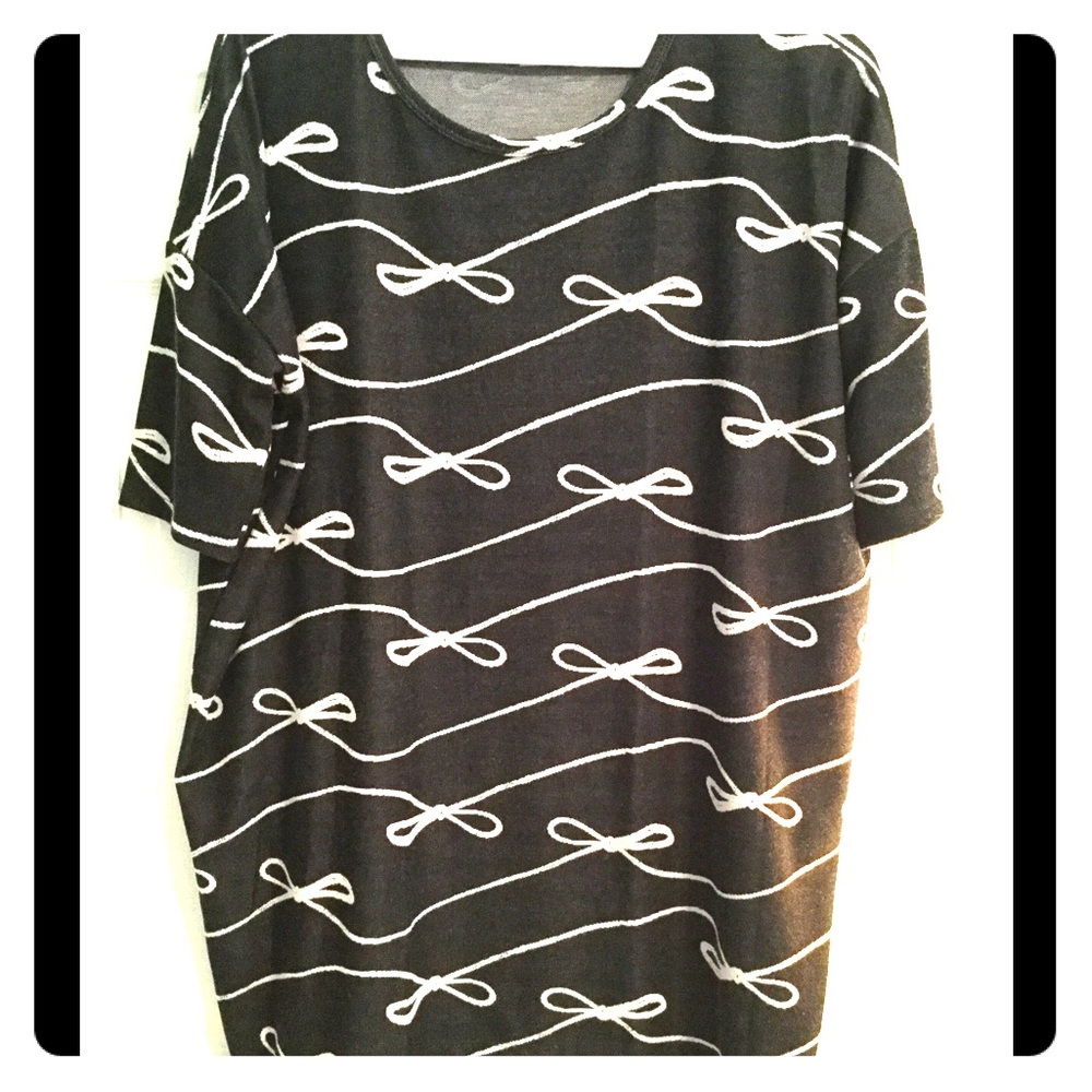 Adorable LuLaRoe Irma with bows