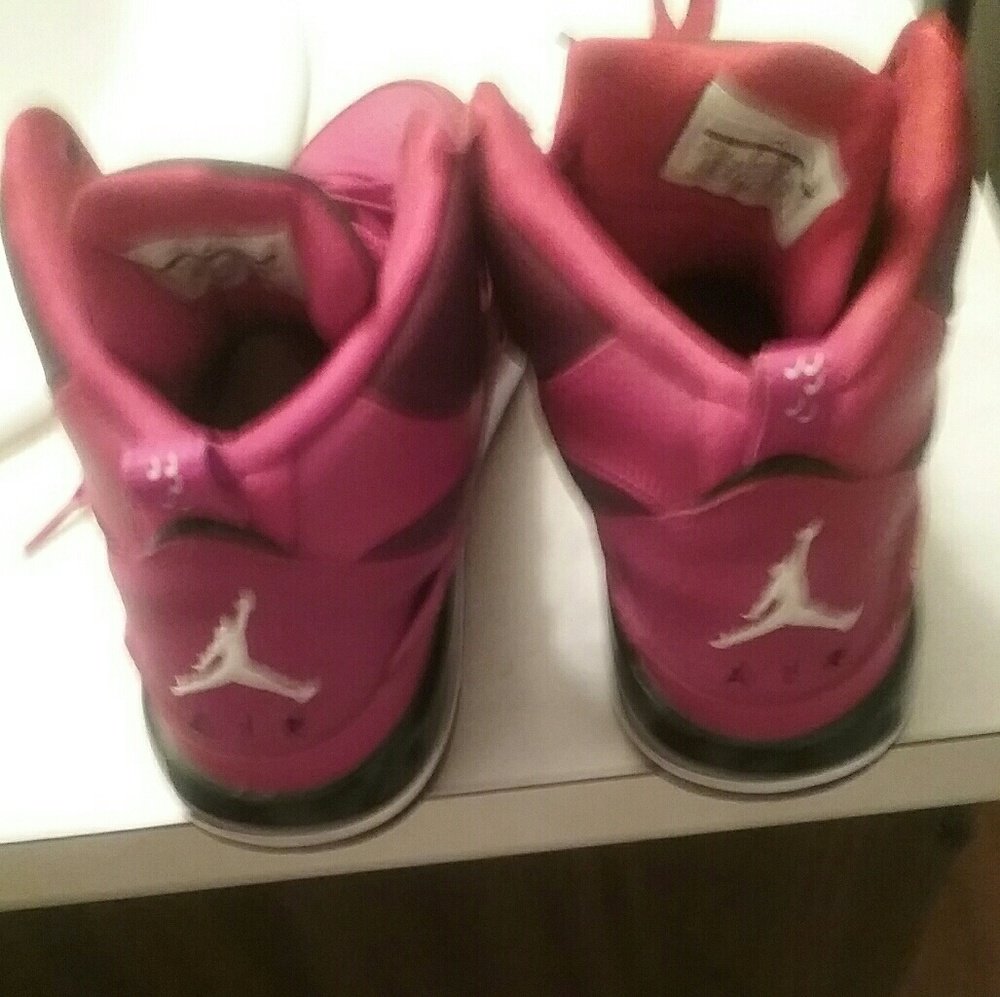 Jordan  red  5.5y