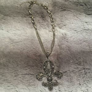 Chunky Fleur-de-lis necklace with rhinestones