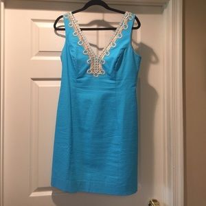Lilly Pulitzer Bentley v-neck shift dress