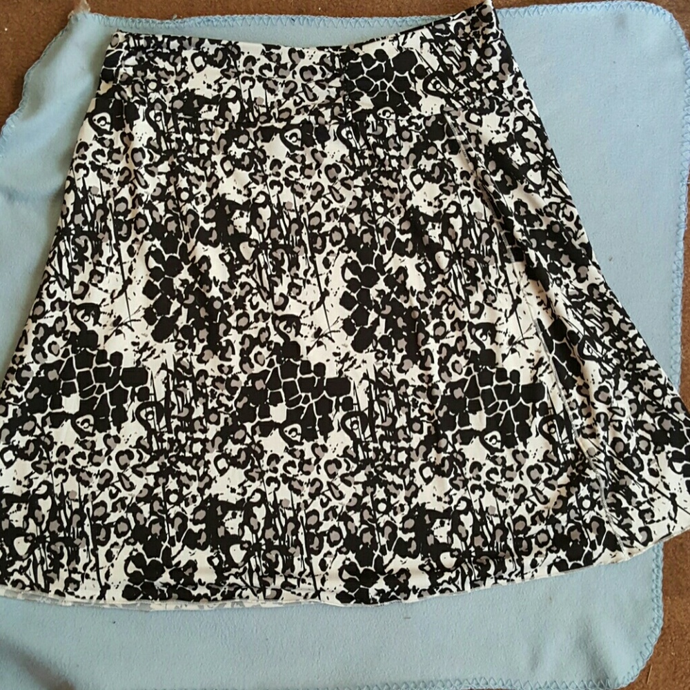 Black& white skirt