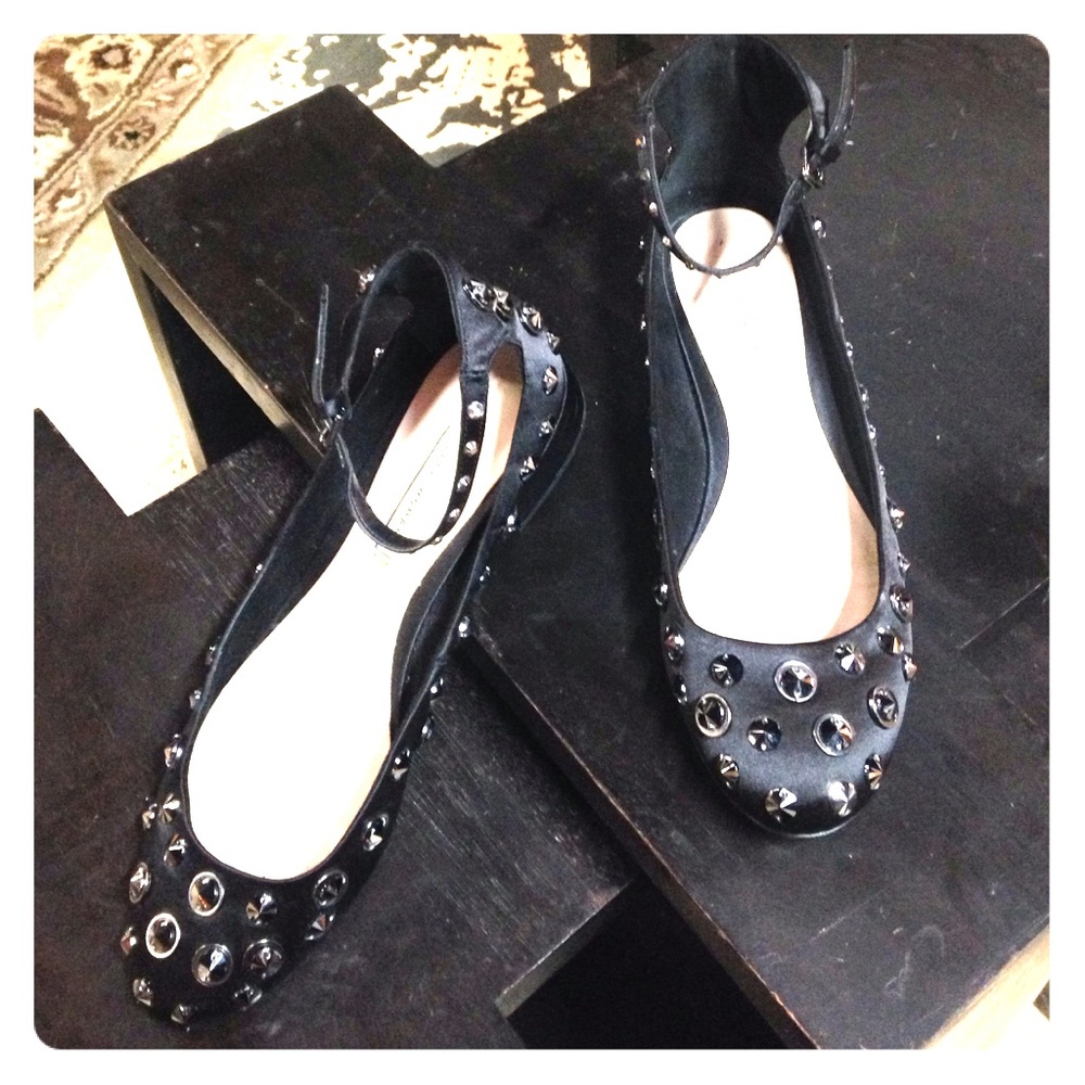 7.5 Zara Woman Studded Flats