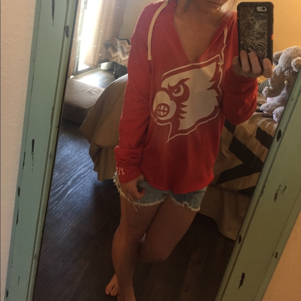 VS PINK Louisville hoodie