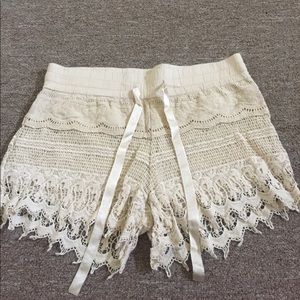 Beige lace shorts