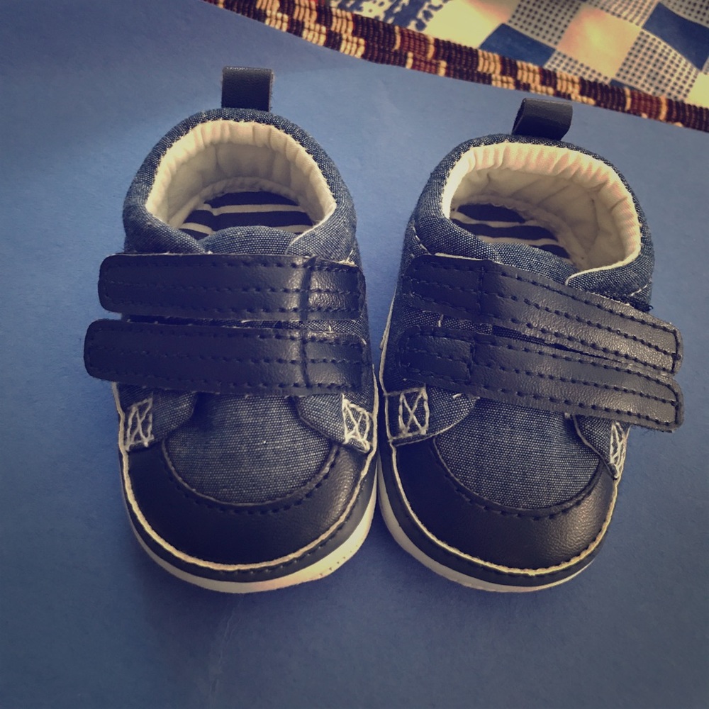 Carter Newborn Sneakers
