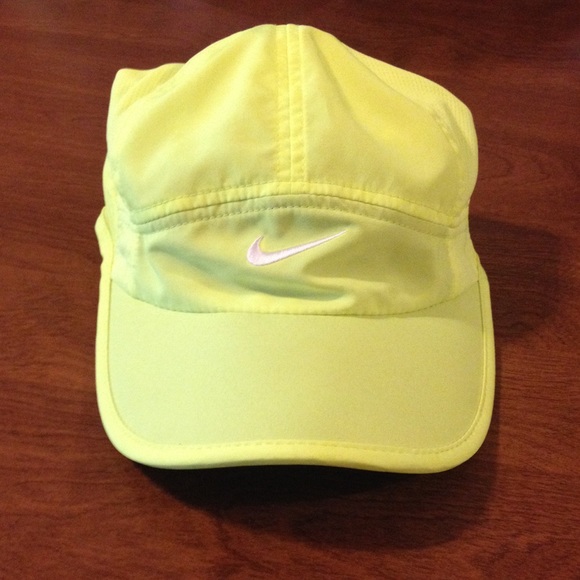 Women's Nike dri fit cap - Picture 2 of 3