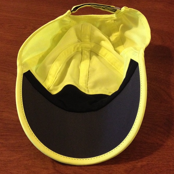 Women's Nike dri fit cap - Picture 3 of 3