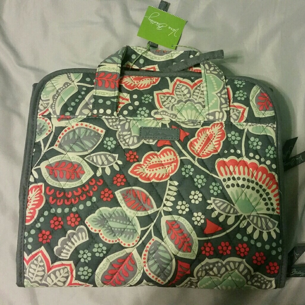 Vera bradley hanging organizer