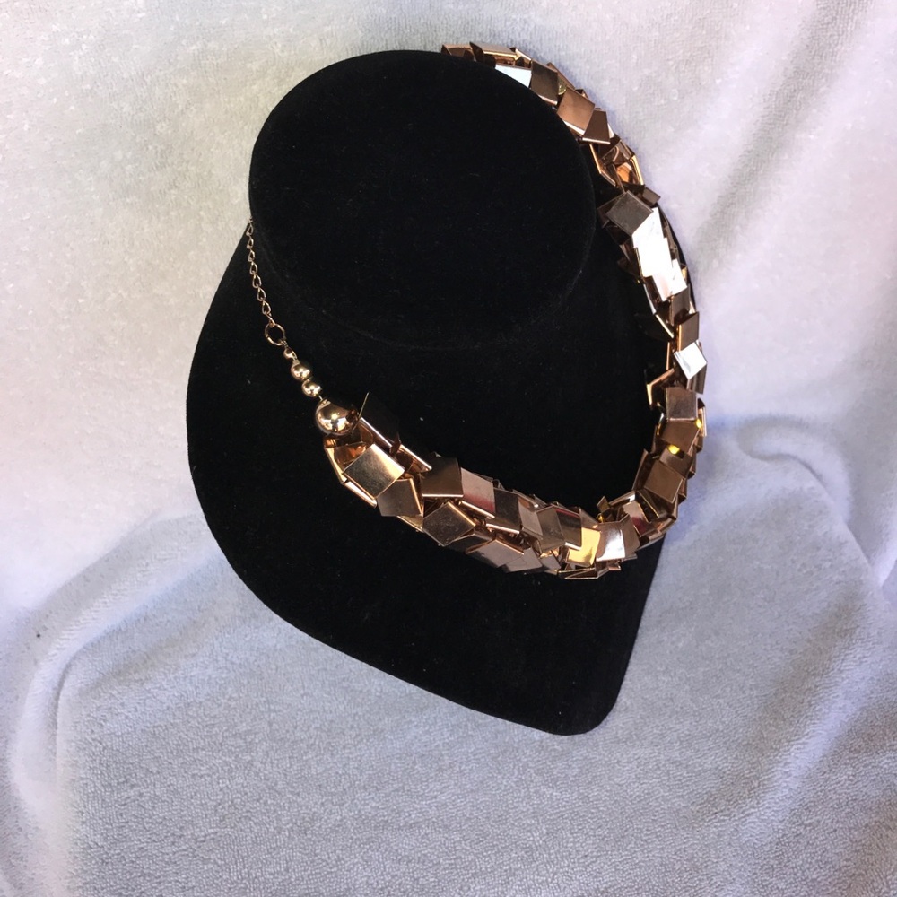 🆕  ZARA GOLD NECKLACE - Picture 3 of 3