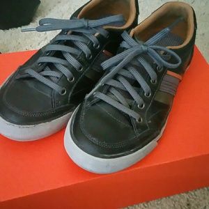 Sketchers shoes
