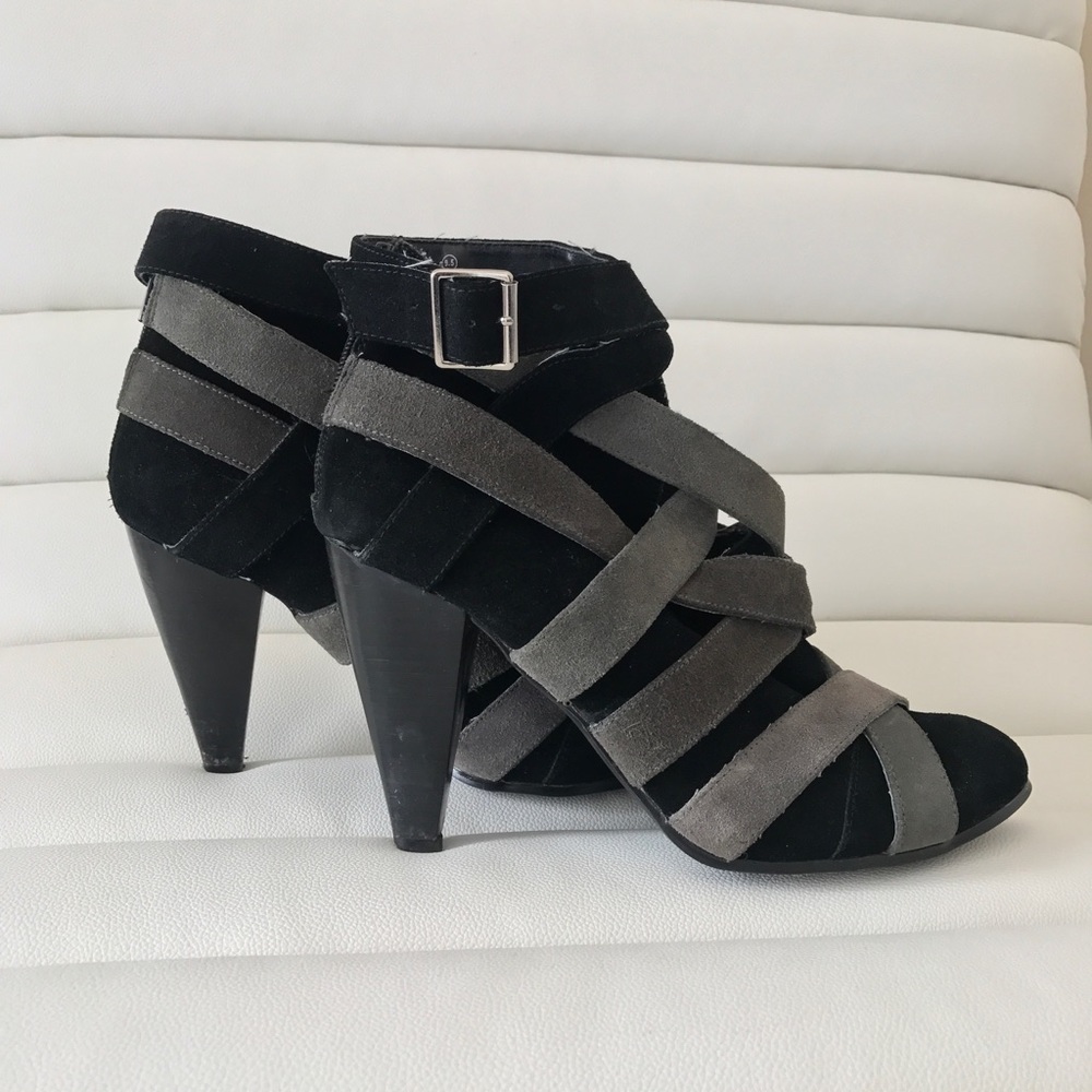 🌟 Gray & Black Ankle Boots - Suede/Leather