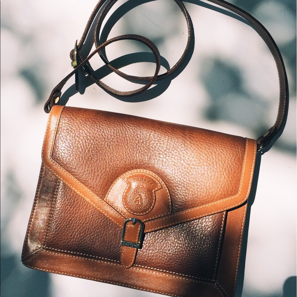 ACCESSORIES ▪️Pebbled Leather Shoulder Bag Courser