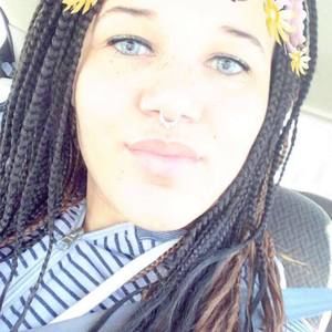 Meet your Posher, Janyha