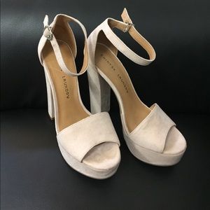 Chinese Laundry Avenue sandals