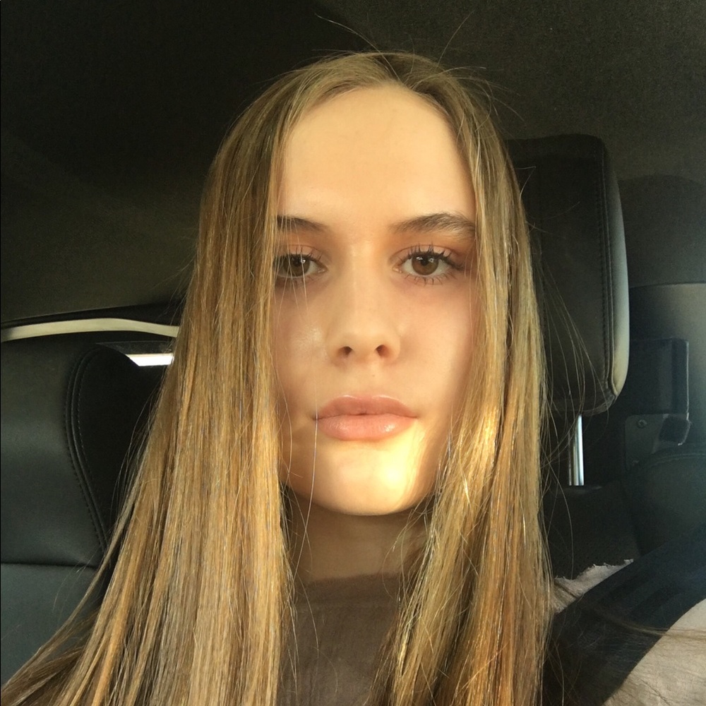 Meet your Posher, Alexandra